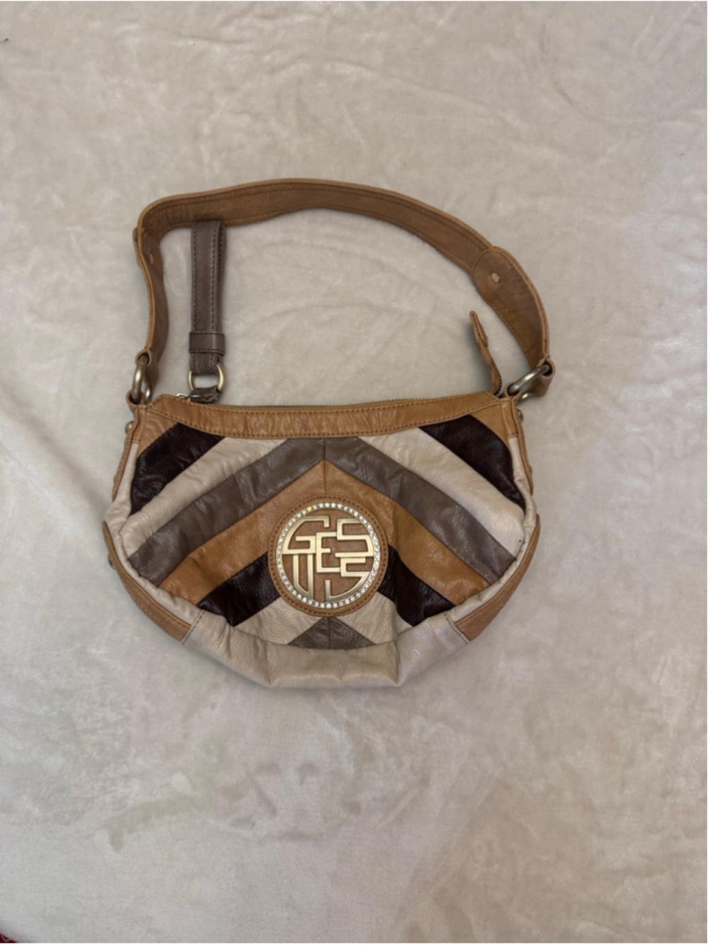Women's Guess Shoulder Bag Y2K Guess patchwork Brown Chevron Pattern